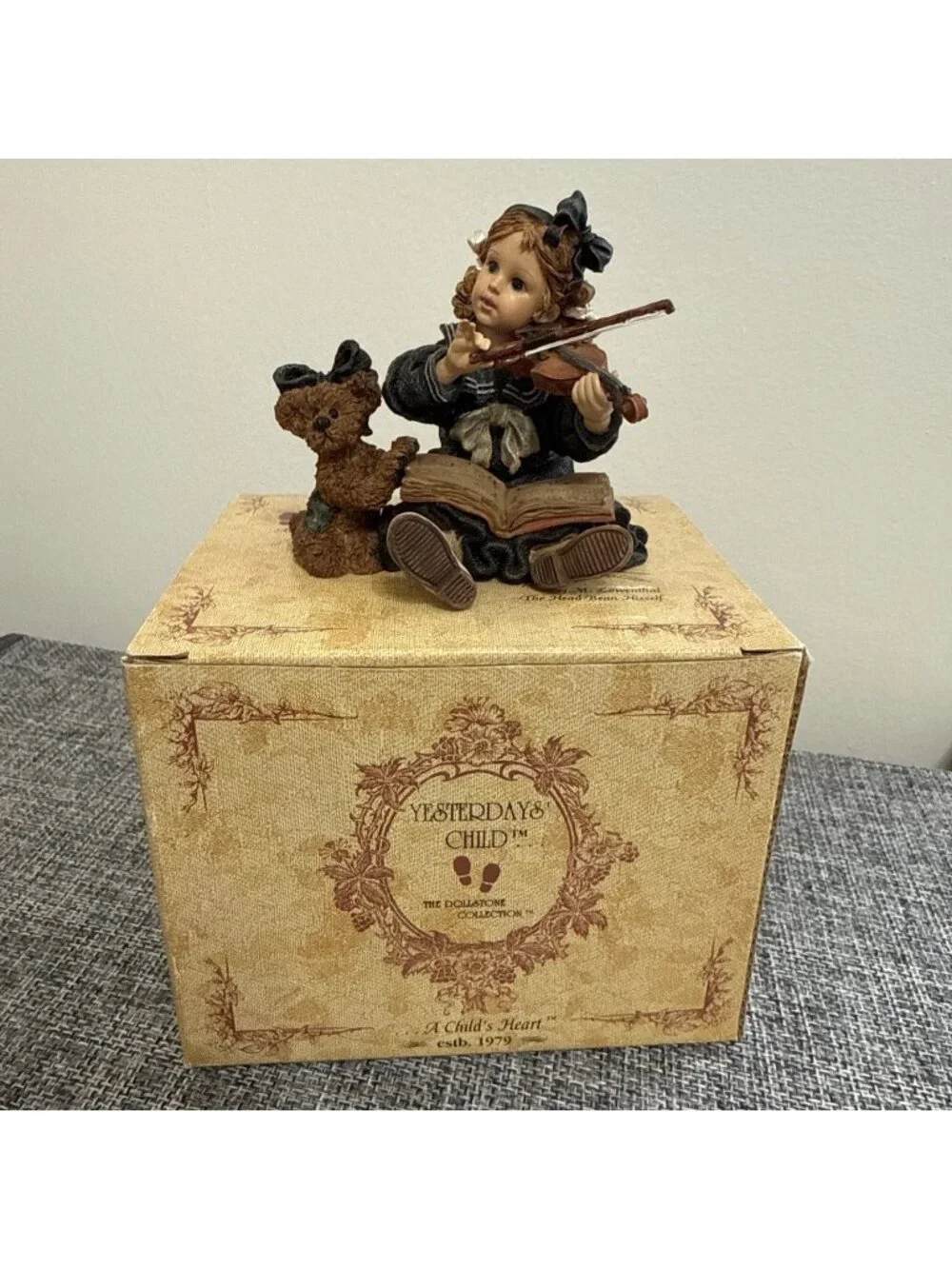 Yesterdays Child Dollstone Collection Recital 1995 Lindsey w/Louise Boyds Bears